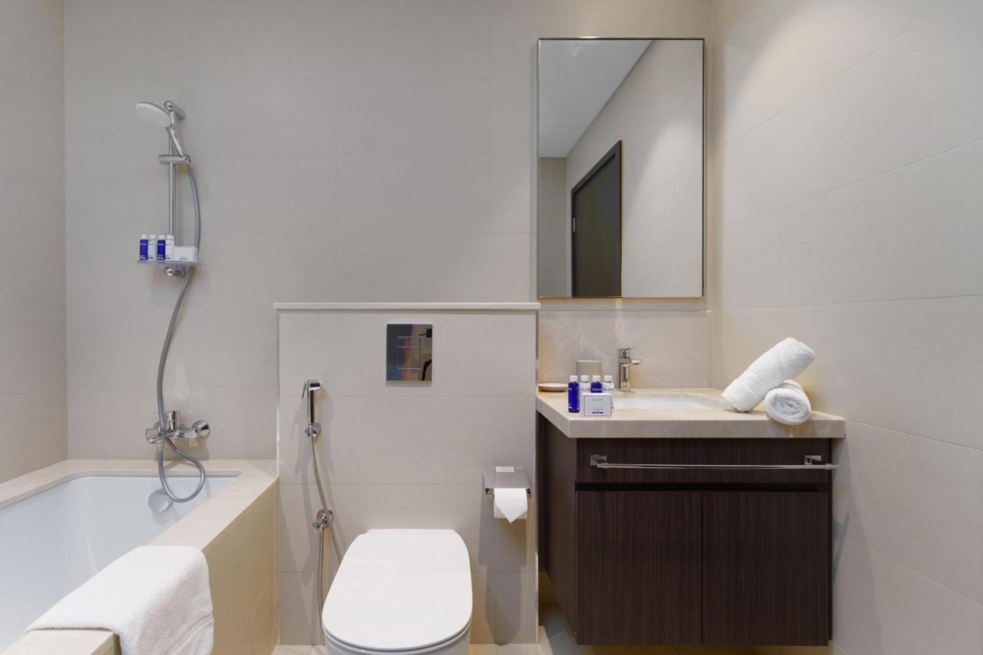 Elite Escape - 3 Bhk Burj View & Mall Access Dubai
