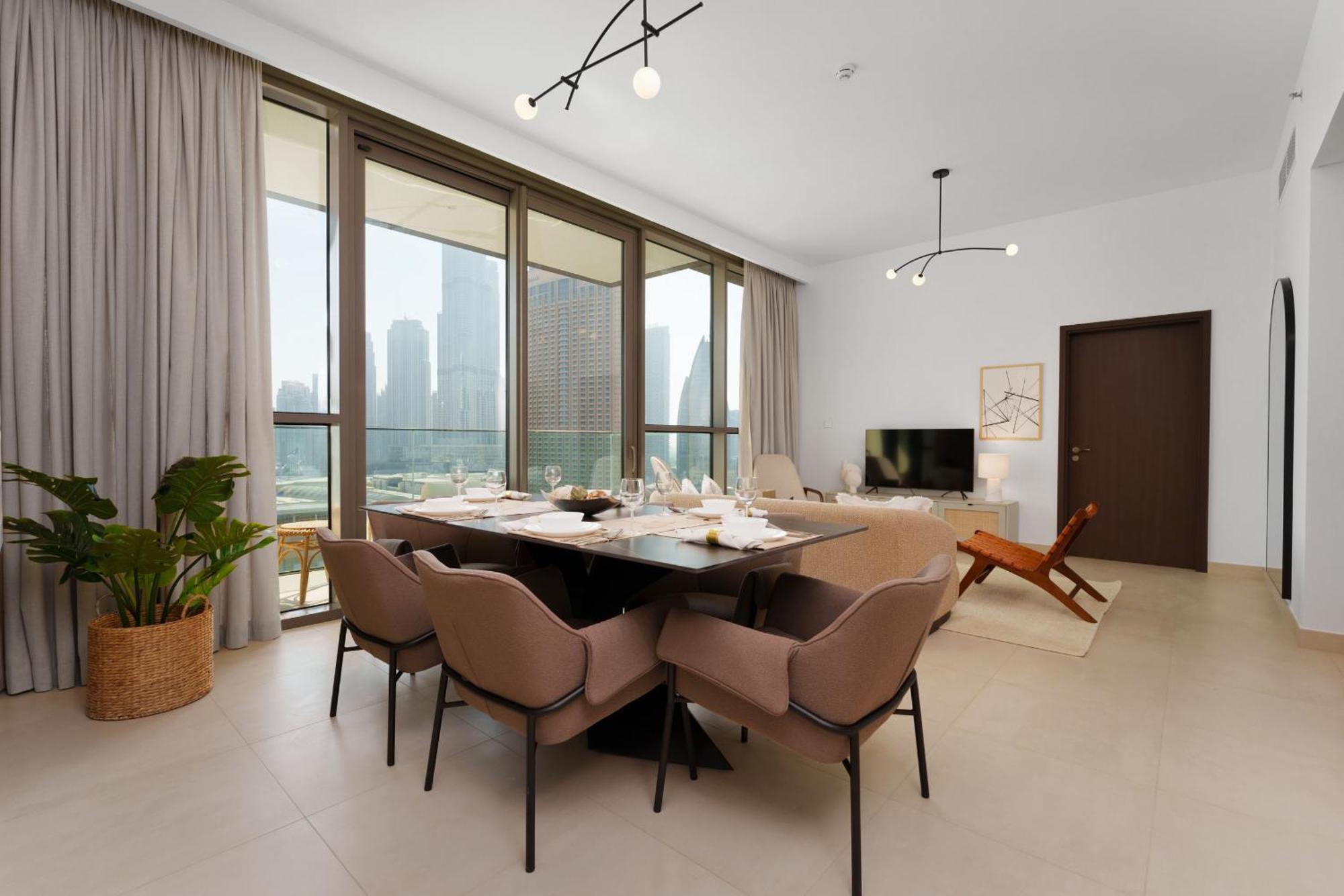 Elite Escape - 3 Bhk Burj View & Mall Access * Dubai